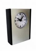 Relógio de mesa quadrado na cor preto com prata cód.10068